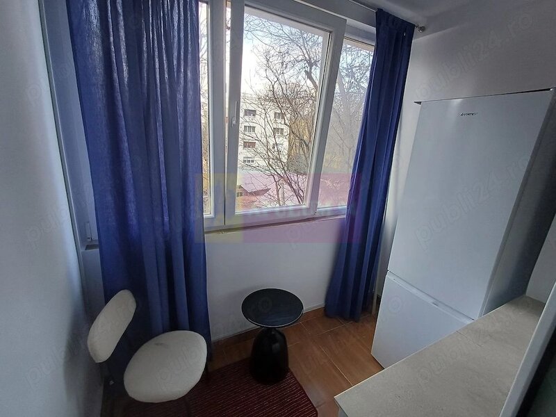 Garsoniera, renovata si mobilata Grand Arena metrou Aparatorii Patriei