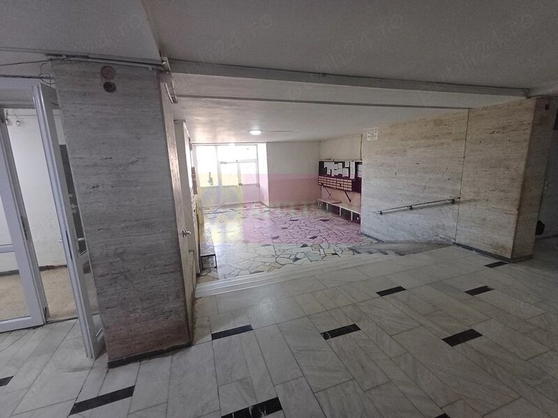 Garsoniera, renovata si mobilata Grand Arena metrou Aparatorii Patriei